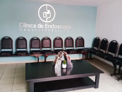 Dr. Hugo Cigarroa Dávila, Gastroenterólogo