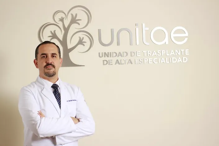 Dr. Librado De la Torre Campos, Nefrología y Trasplantes