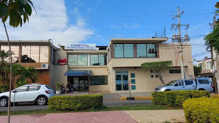 Hospital Fausto Dávila Solís