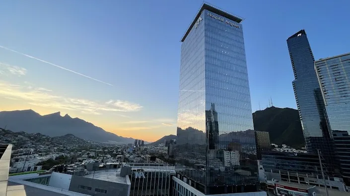 Torre de Especialidades Médicas – Hospital Ángeles Valle Oriente